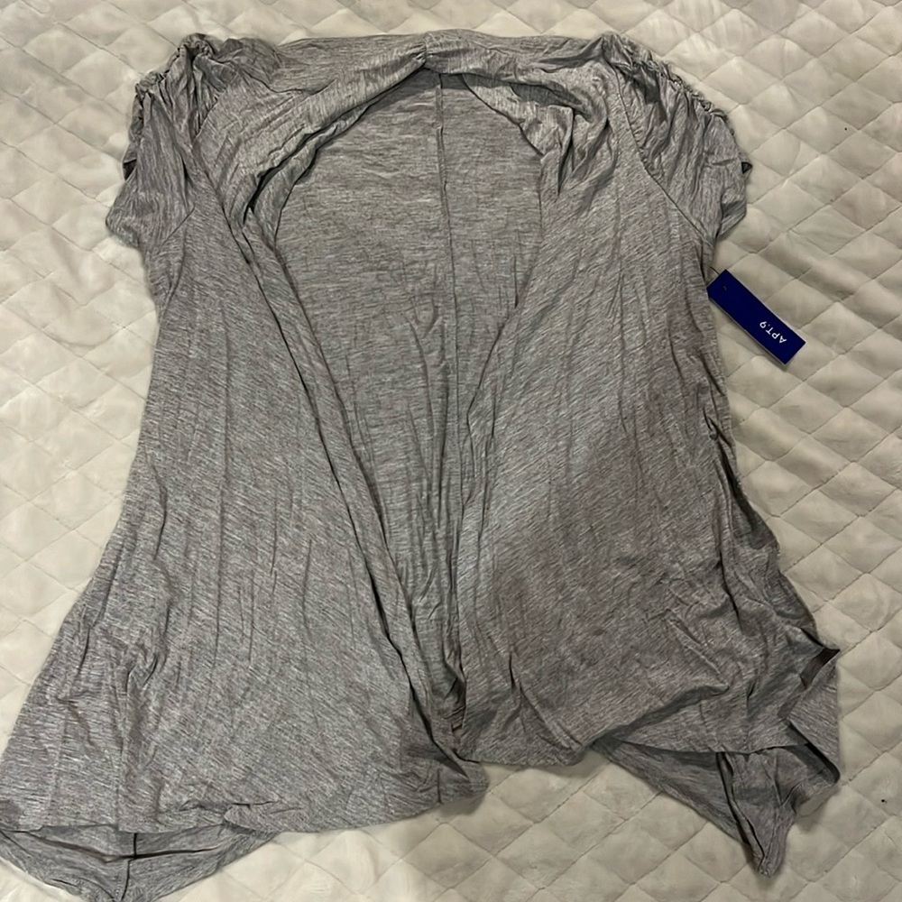 Shortsleeved Cardigan new with tags